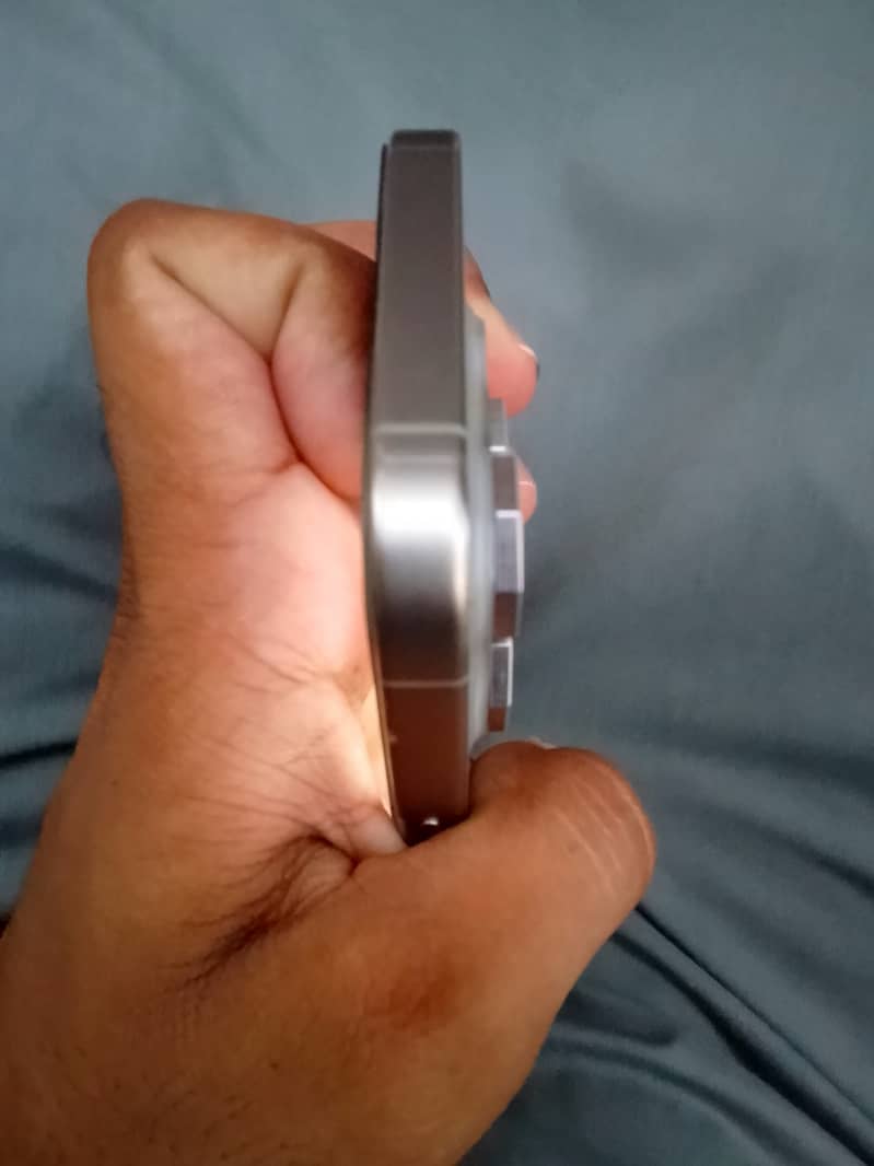 Apple iPhone 15 Pro 6