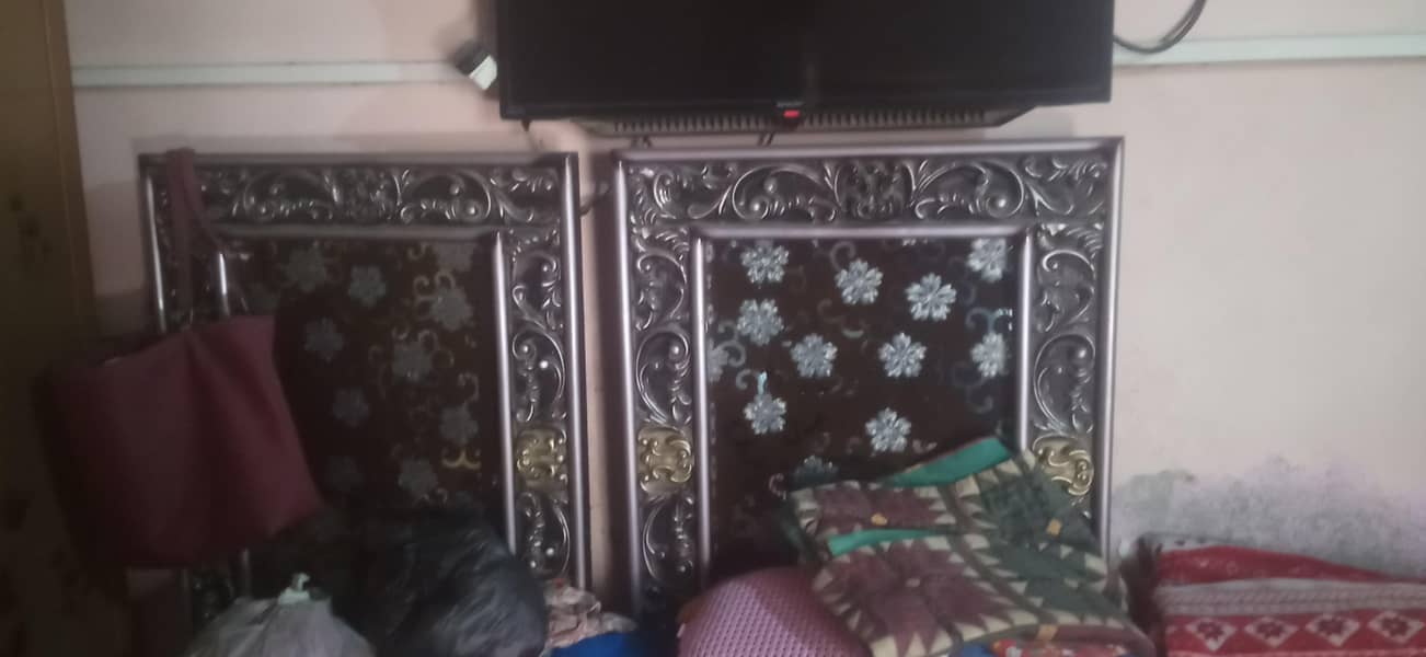 bed & side tables 2