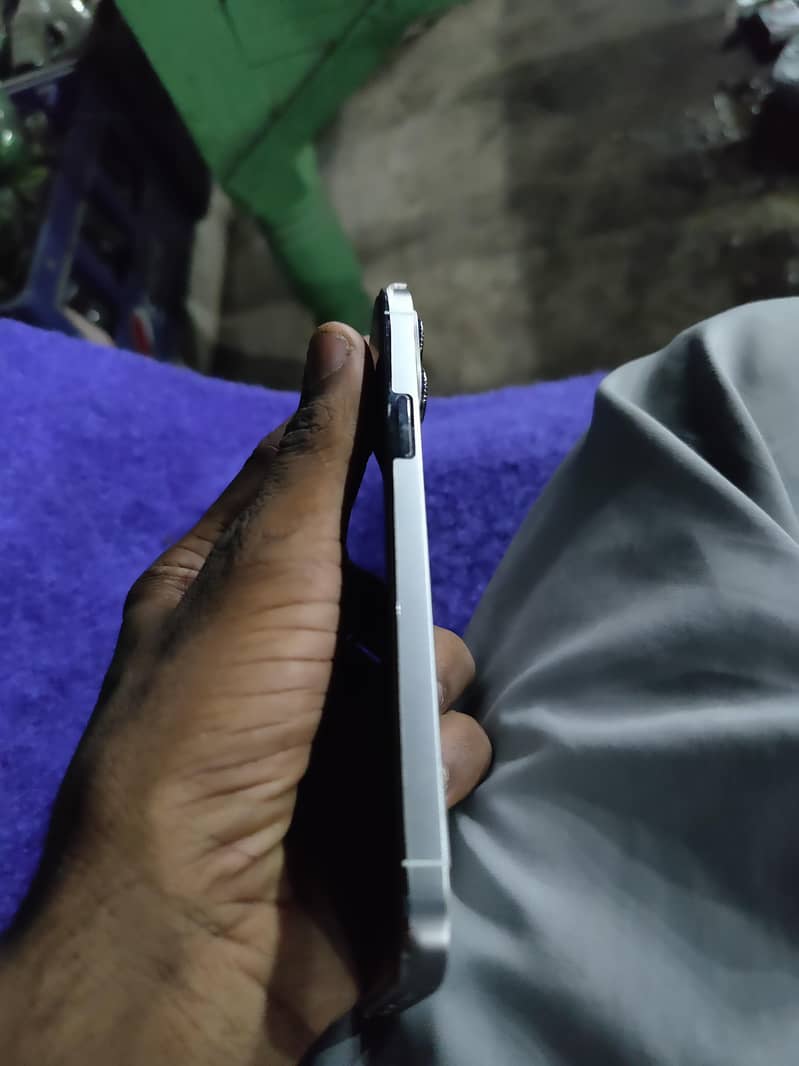 iphone 13pro max 4