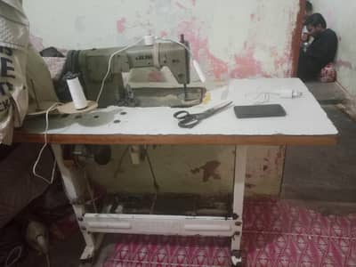 juki machine Rs25,000 number 03705704784