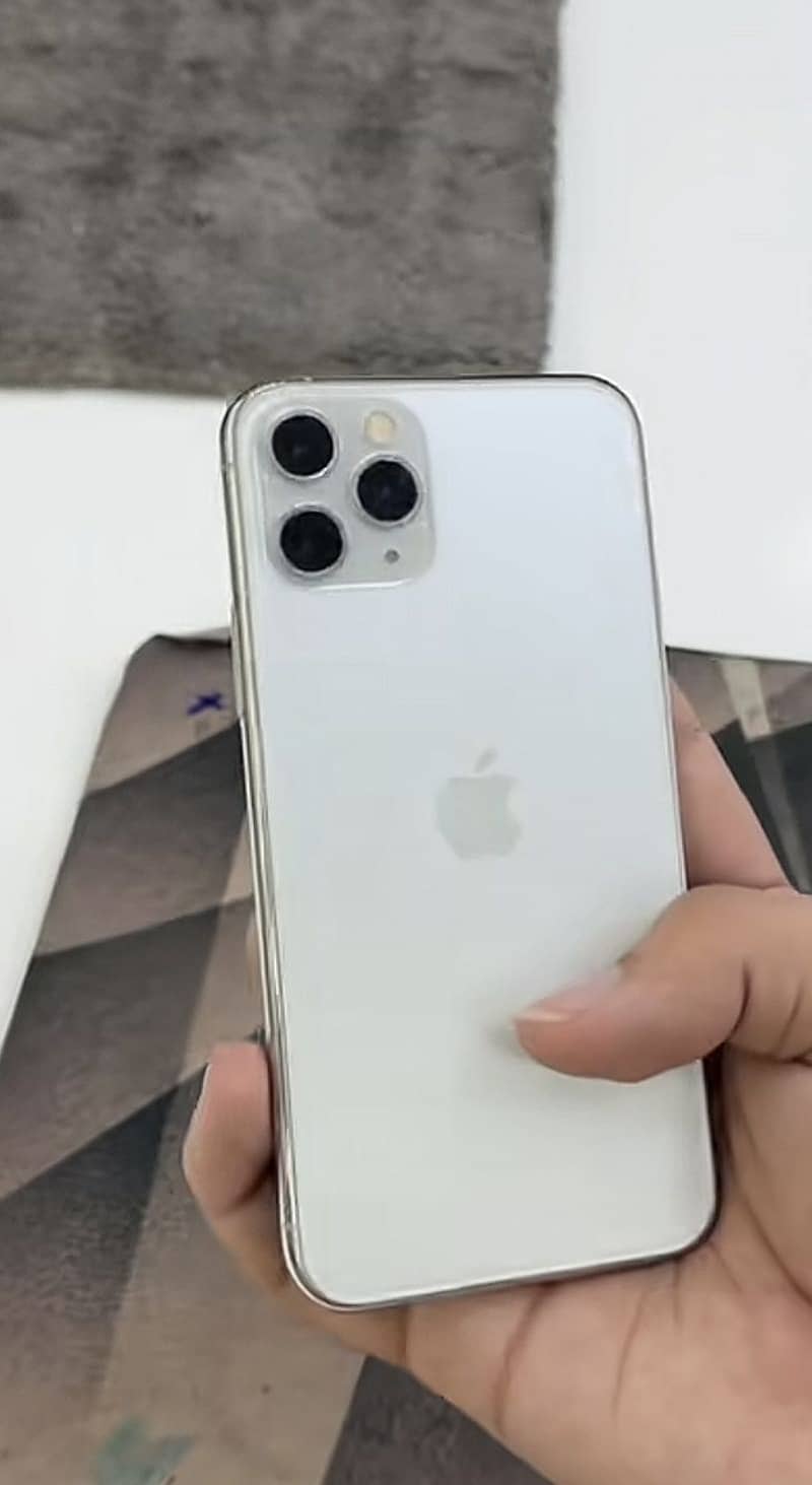 Apple iPhone 11 Pro 1