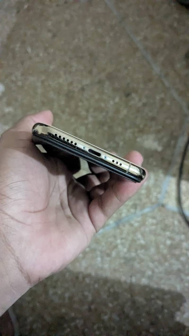 Apple iPhone 11 Pro 1