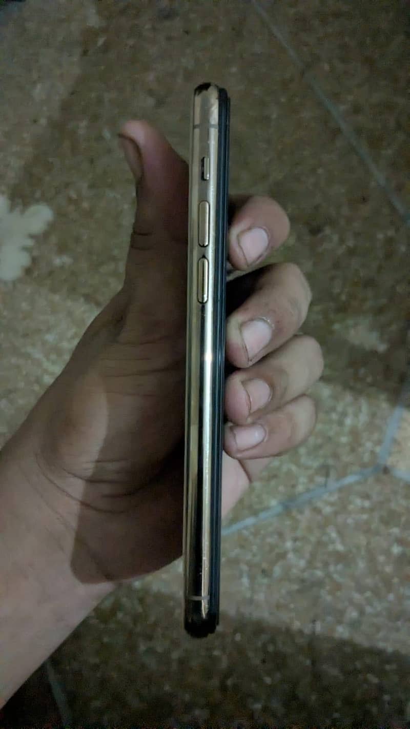 Apple iPhone 11 Pro 5