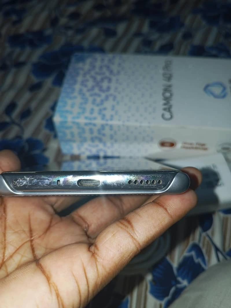 Tecno CAMON 40 Pro 4