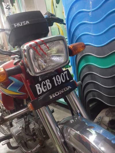 26 model cd70 8000 km chlii hai.