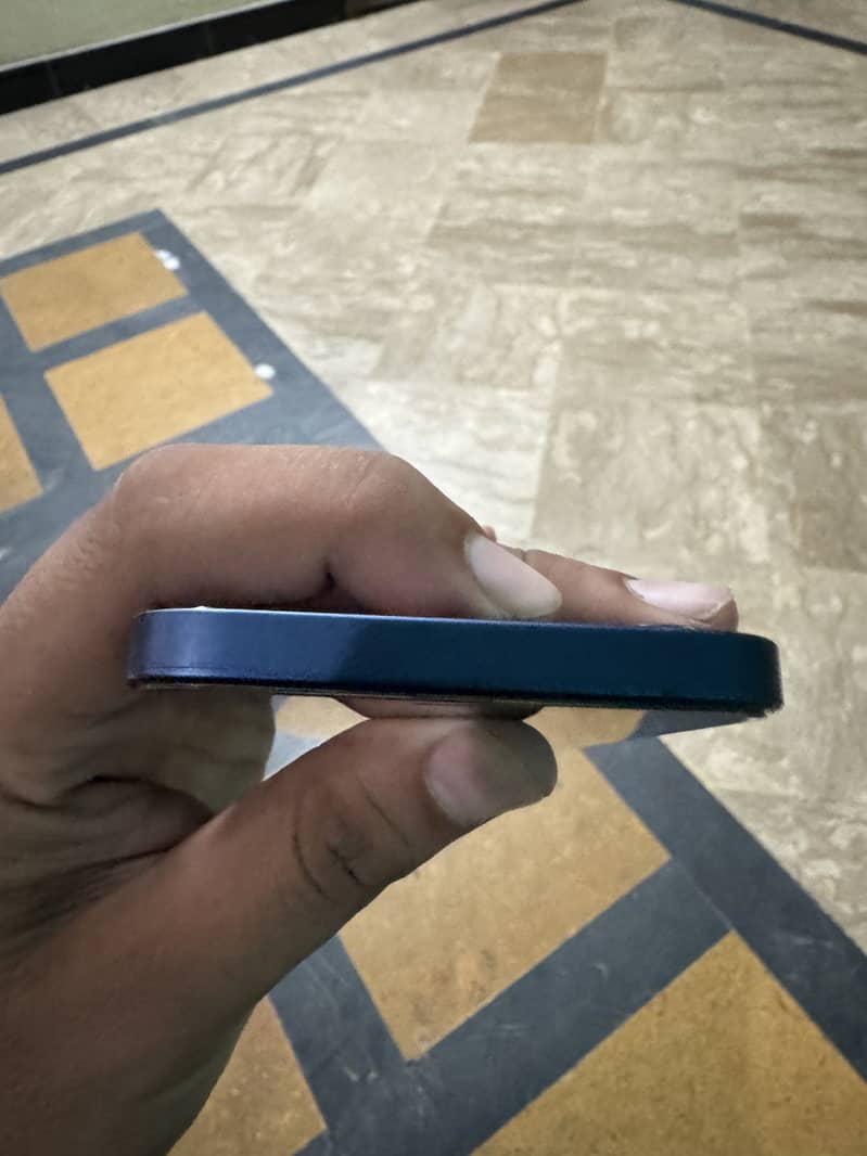 Apple iPhone 12 0