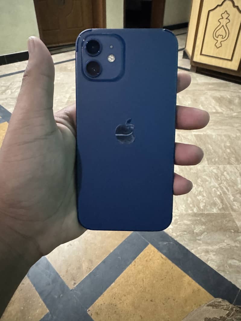Apple iPhone 12 4