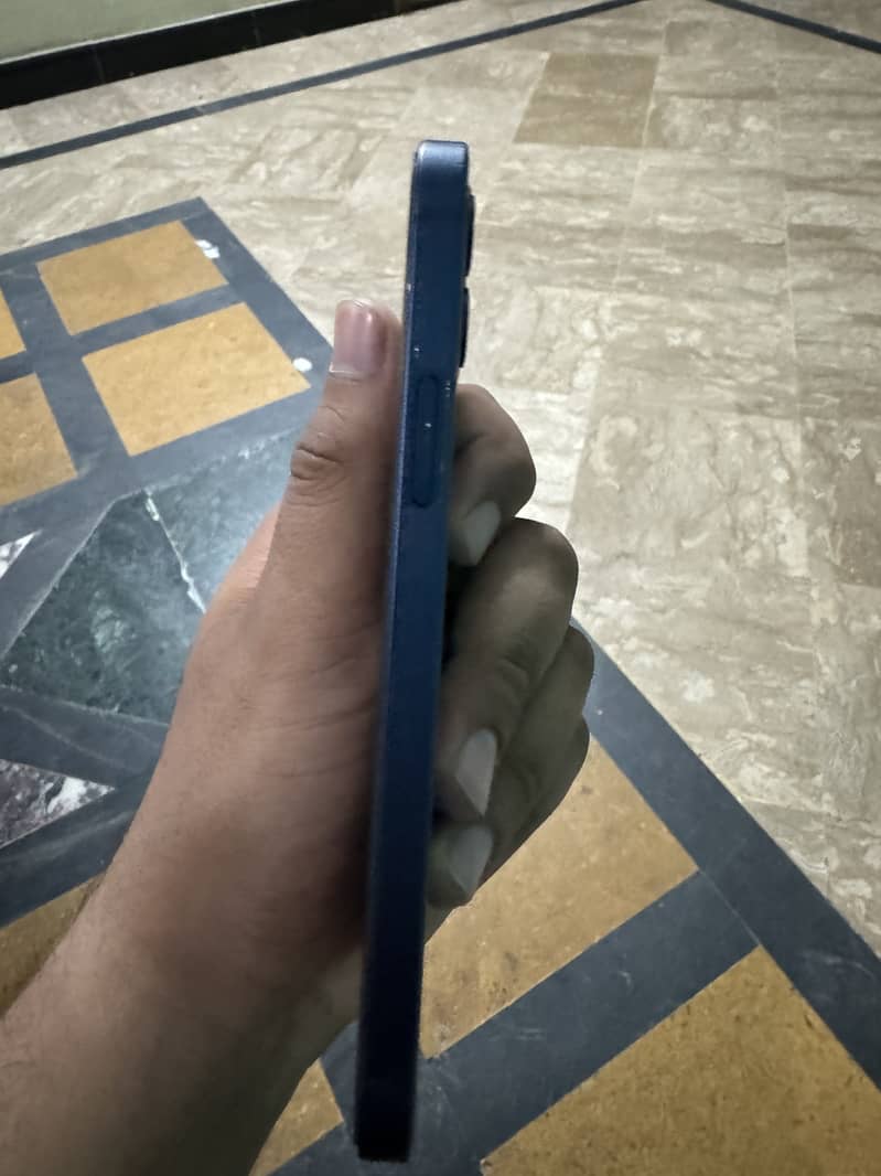 Apple iPhone 12 5