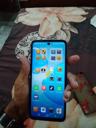 Infinix Hot 12