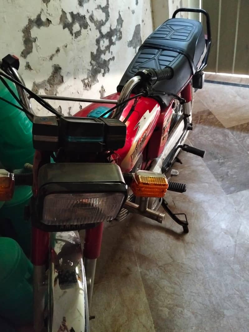 Yamaha 1