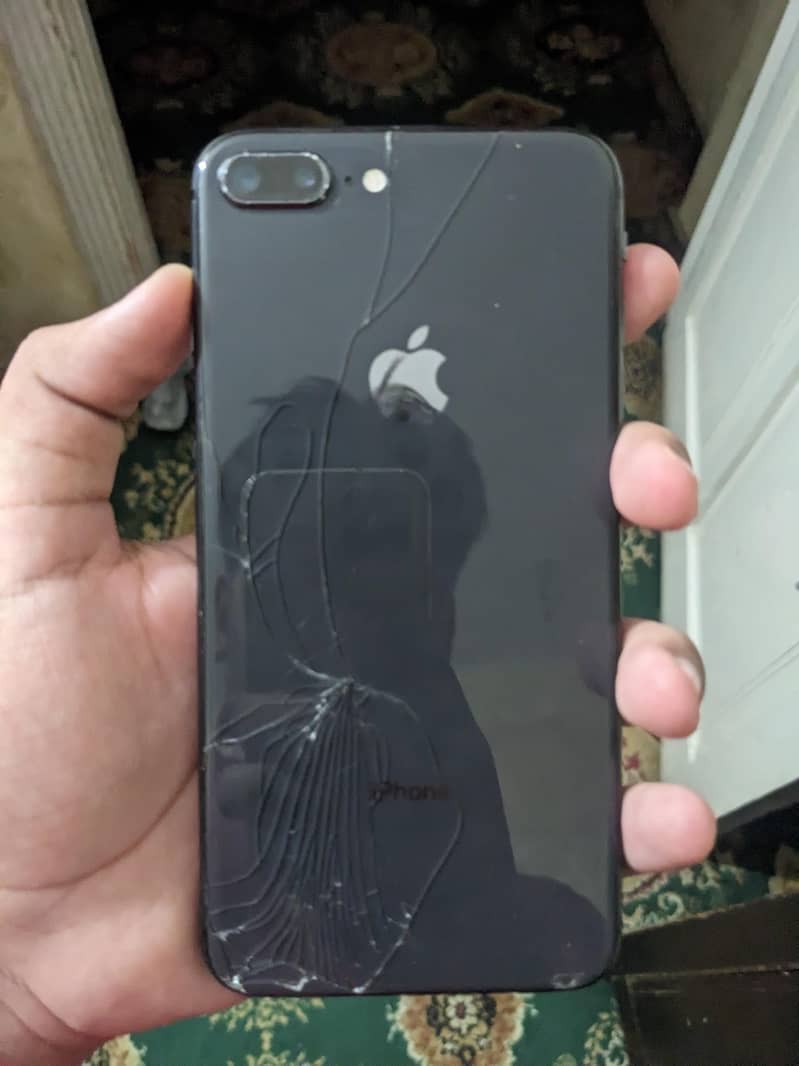 Apple iPhone 8 Plus 0