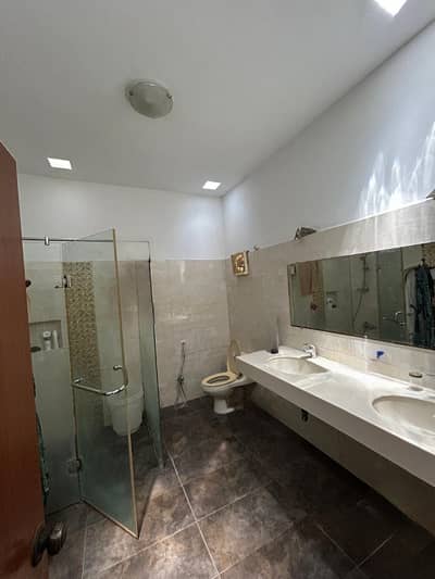 Well maintained old bungalow for Sale in Phase 5 DHA