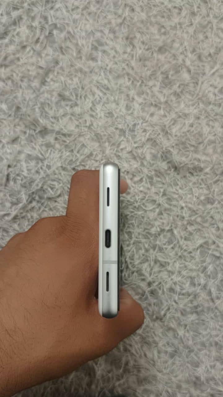 Google Pixel 7a 4