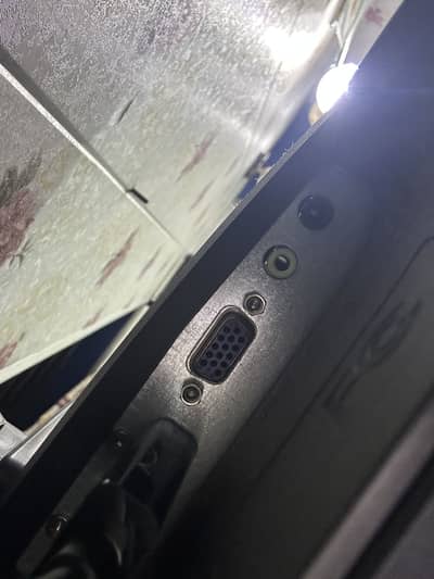 19inch boderless in good condition 1080p