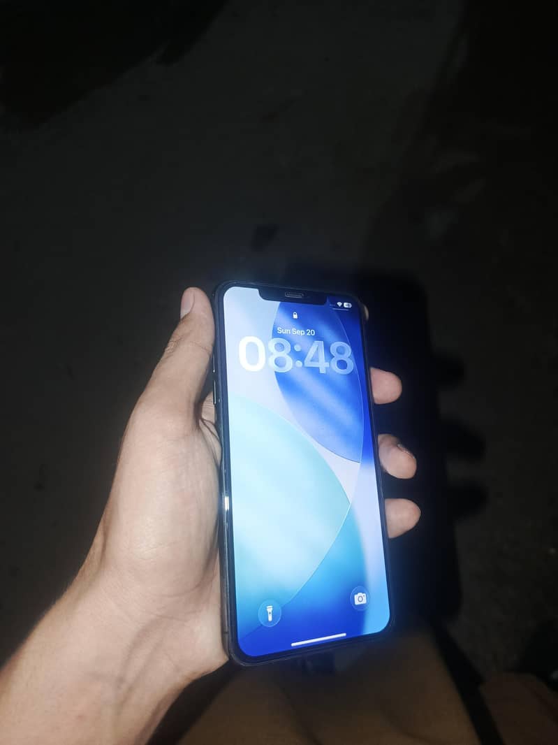 Apple iPhone 11 Pro Max 2