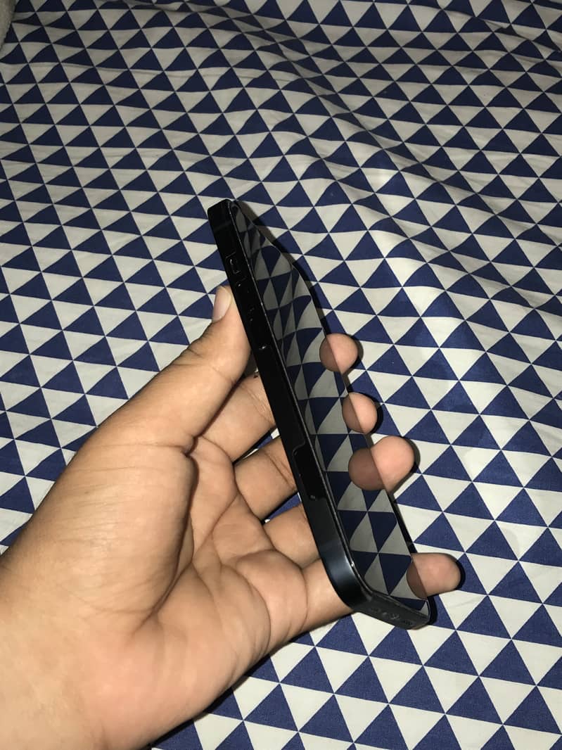 Apple iPhone 13 3