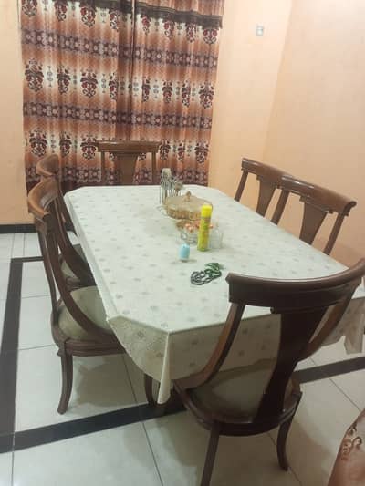 Heavy Dining Table with 6 Premium Dining Chairs