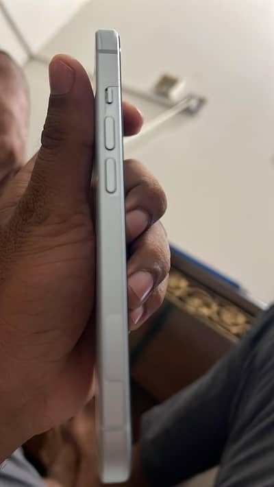 Apple iPhone 15