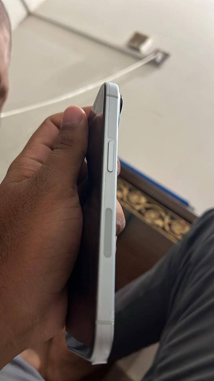 Apple iPhone 15 2