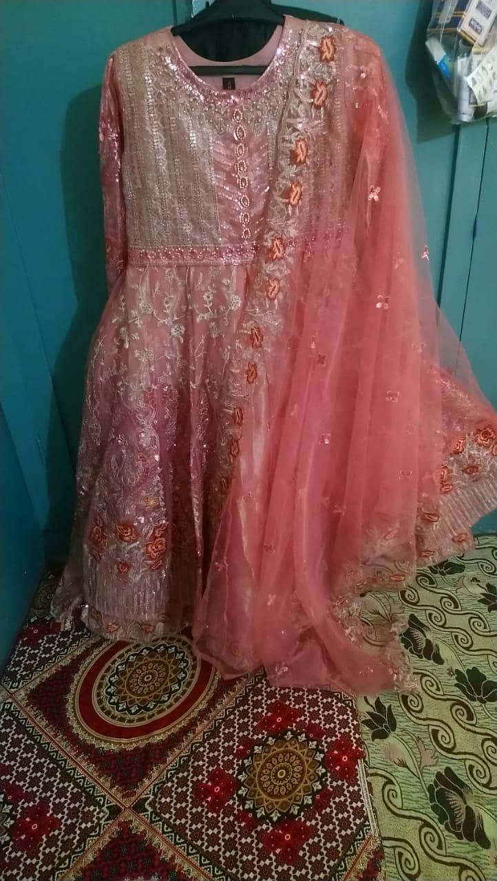 نیو کنڈیشن فراک 1