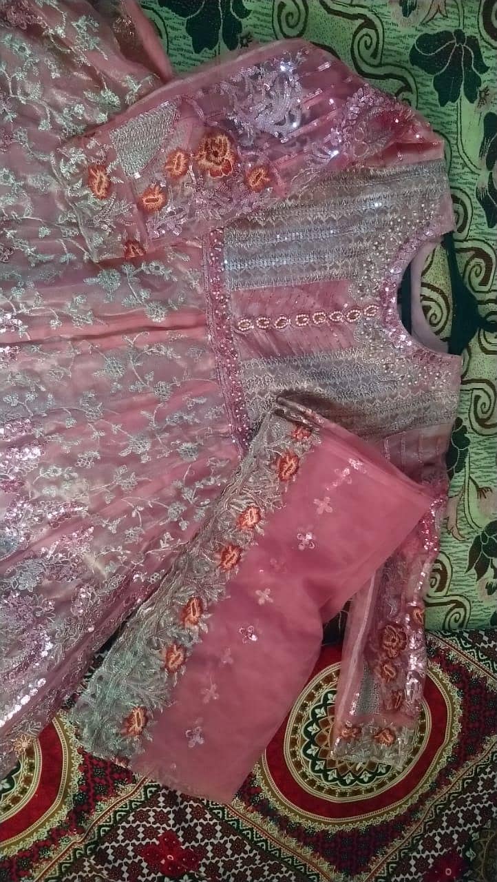نیو کنڈیشن فراک 3
