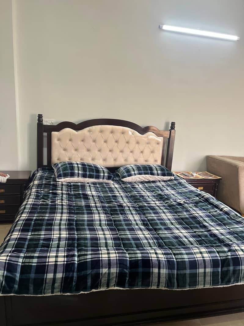 Bed with side tables and dressing table 1