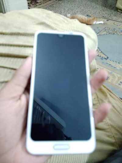 Sharp Aquos R2
