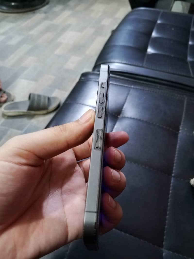 Apple iPhone 13 Pro 3