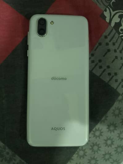 Sharp Aquos R2