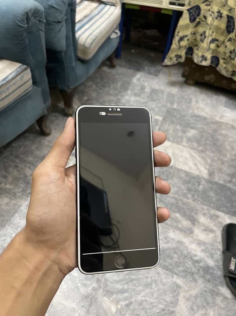Apple iPhone 7 Plus 1