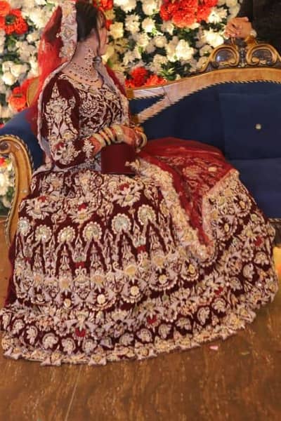 lehenga bridal dress 10 by 10 condition with jewellery