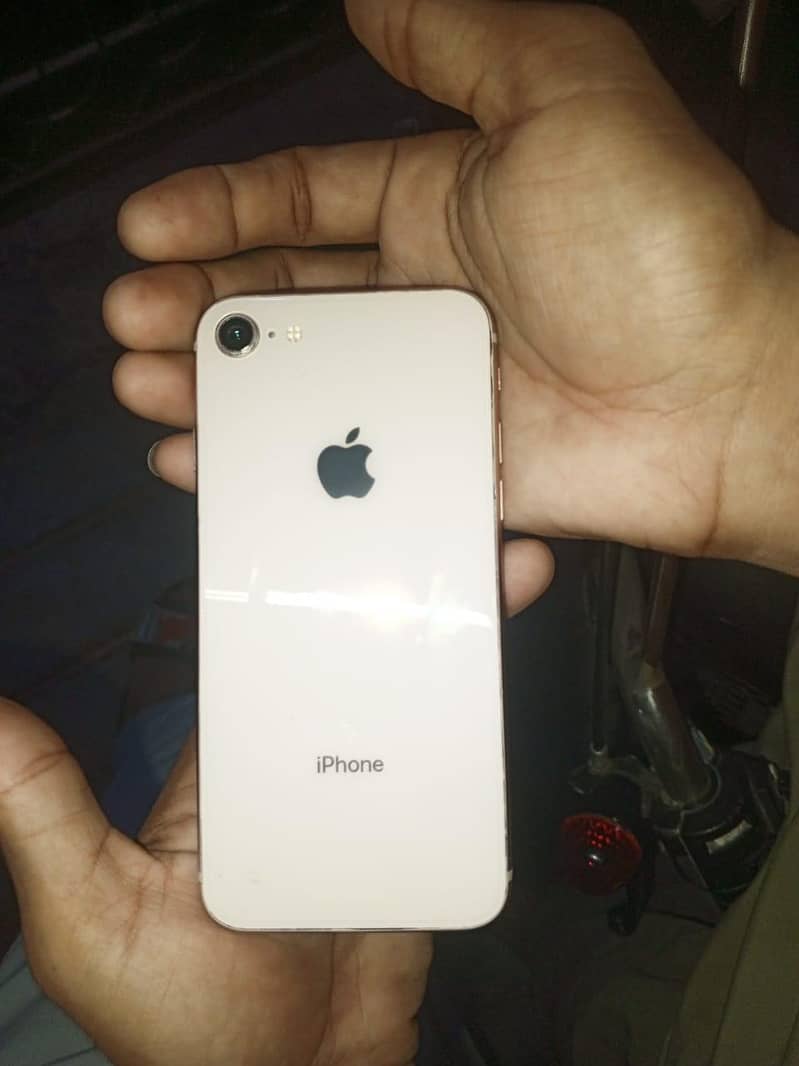 Apple iPhone 8 0