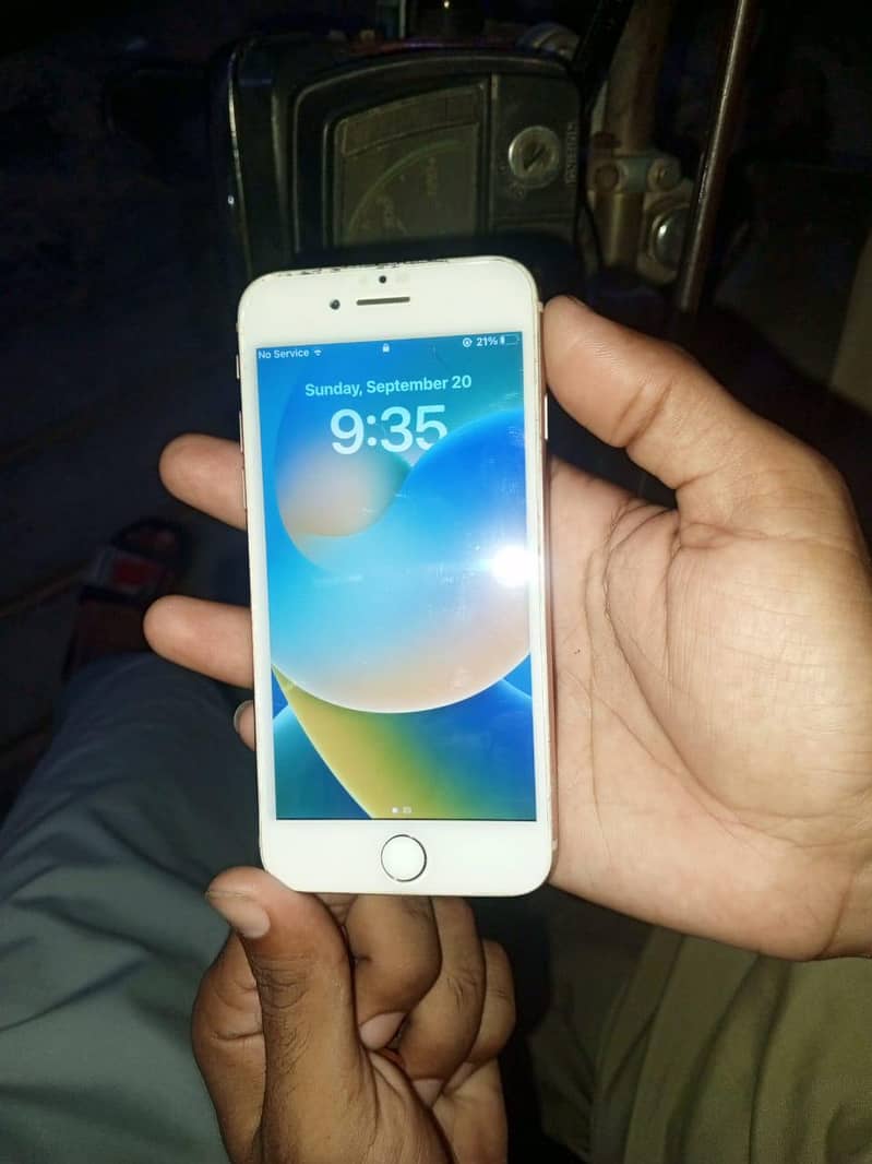 Apple iPhone 8 1