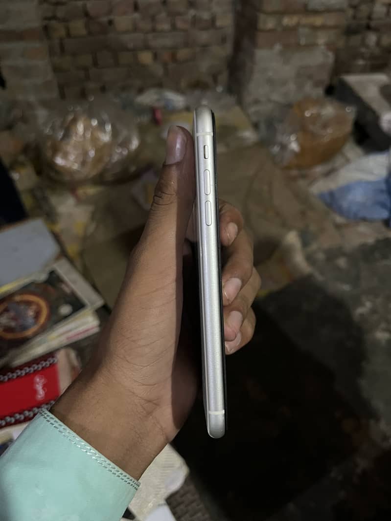 Apple iPhone 11 1