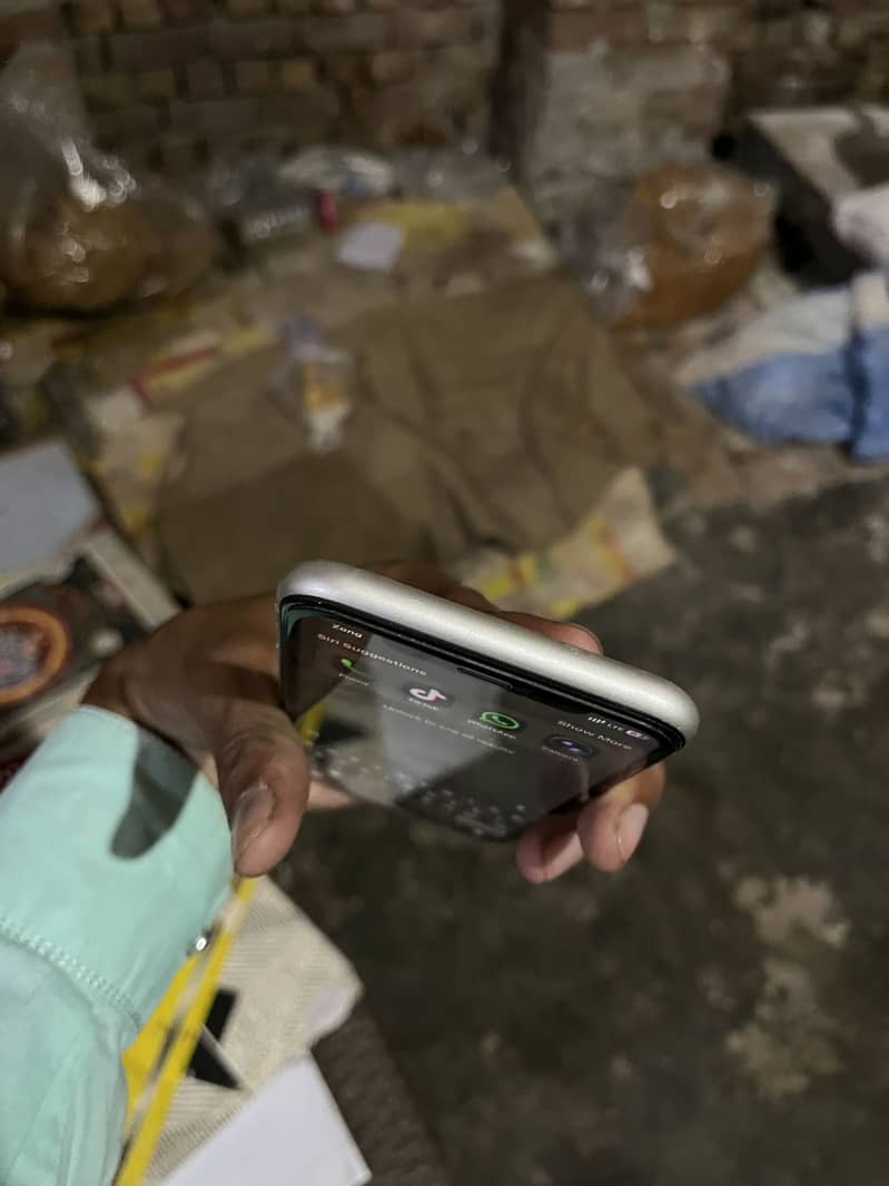Apple iPhone 11 5