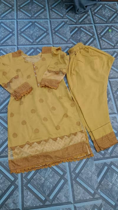 preloved dresses in different sizes