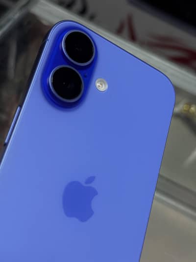 Apple iPhone 16