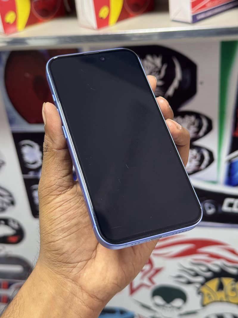Apple iPhone 16 6