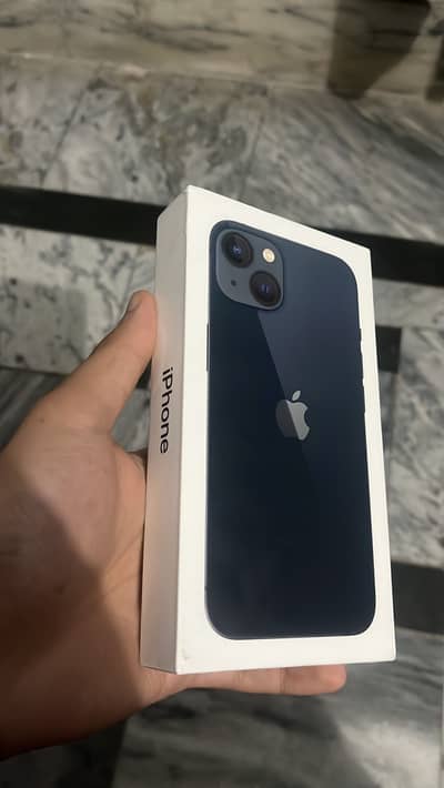 Apple iPhone 13