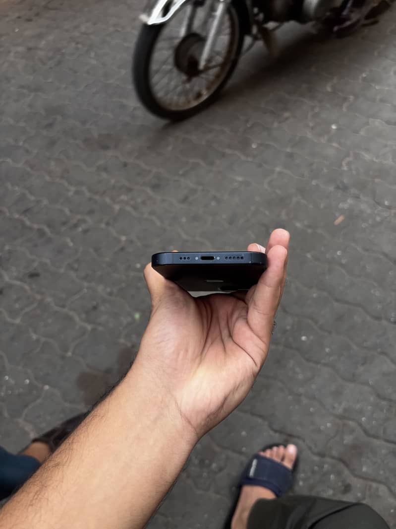 Apple iPhone 13 1