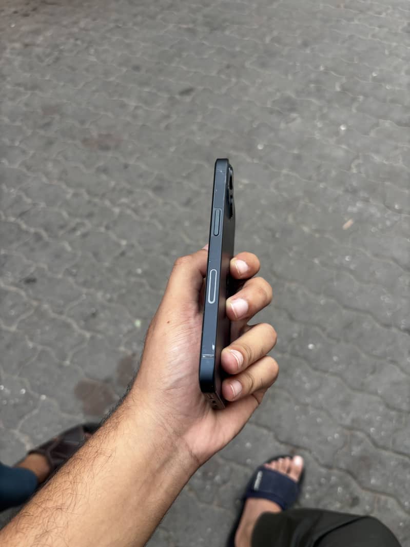 Apple iPhone 13 3