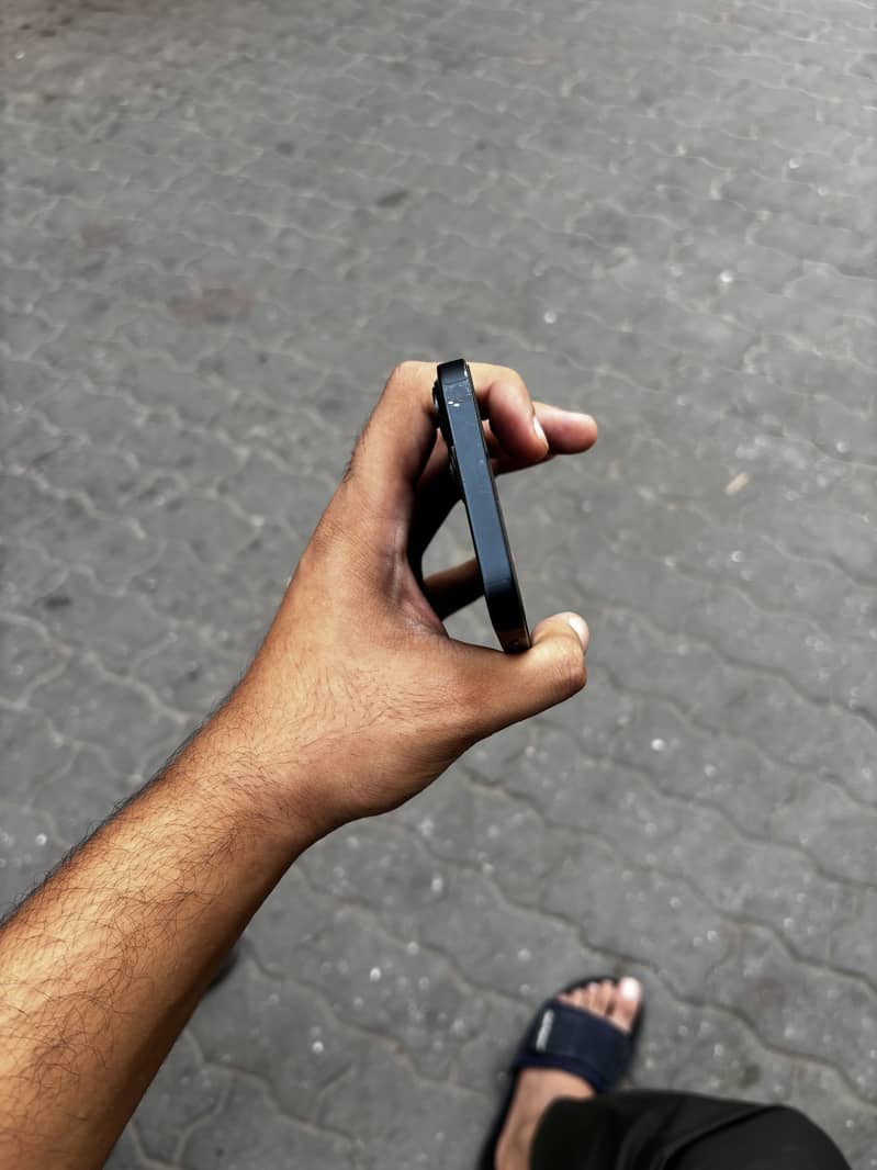Apple iPhone 13 5