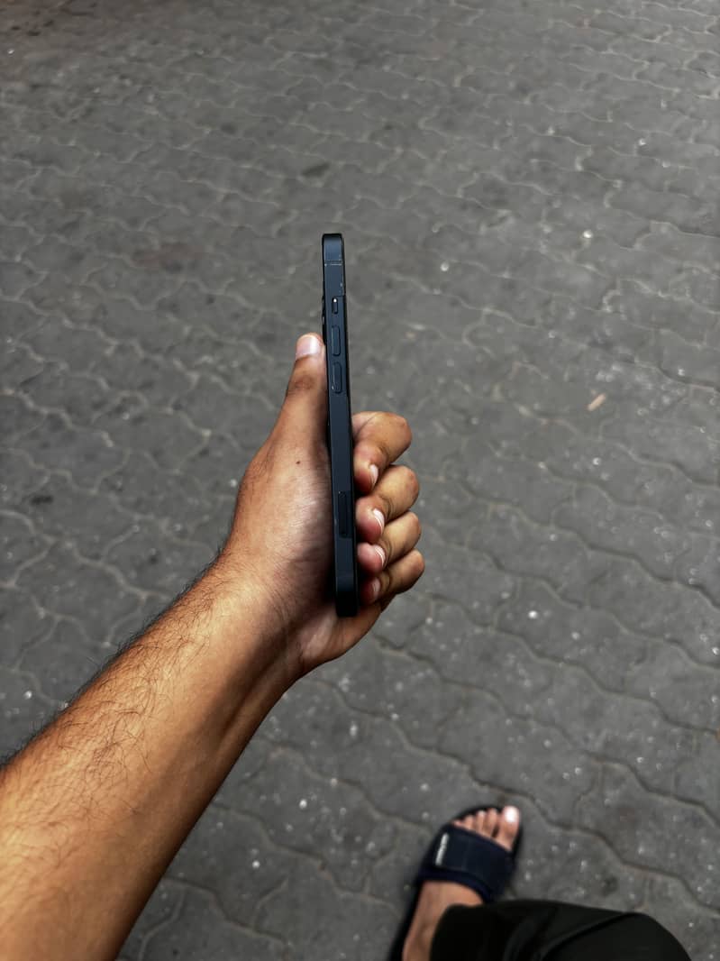 Apple iPhone 13 6