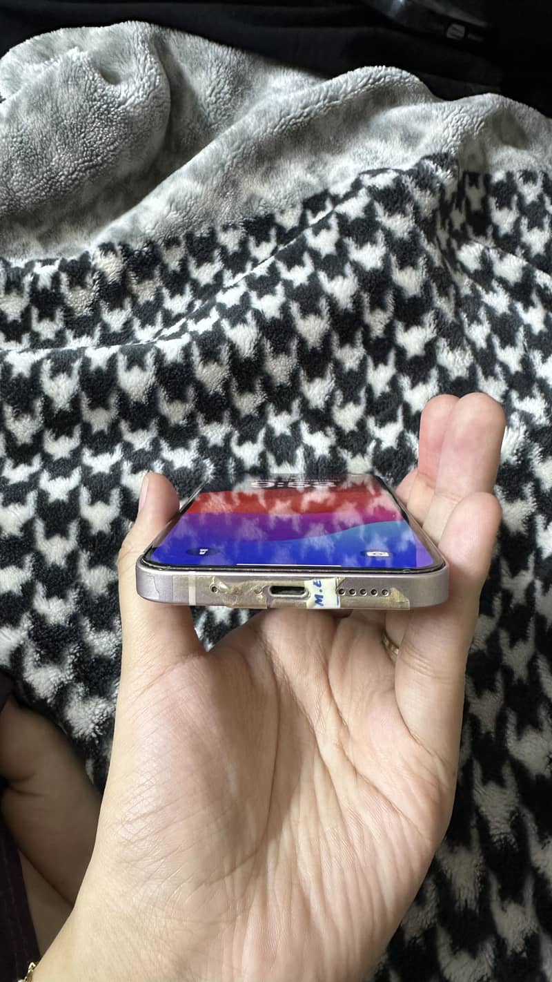 Apple iPhone 13 3