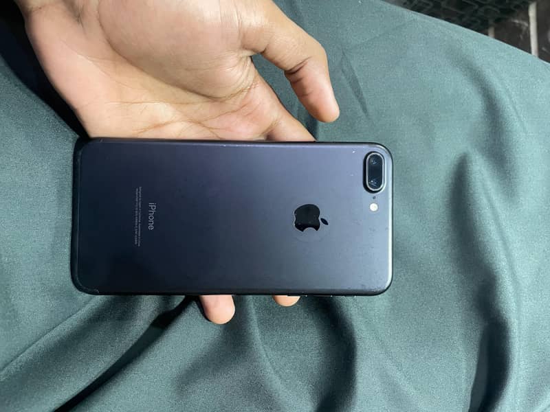 Apple iPhone 7 Plus 0