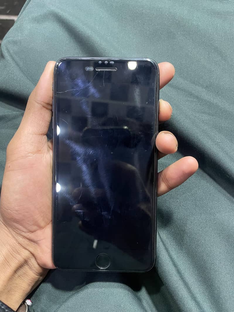 Apple iPhone 7 Plus 1
