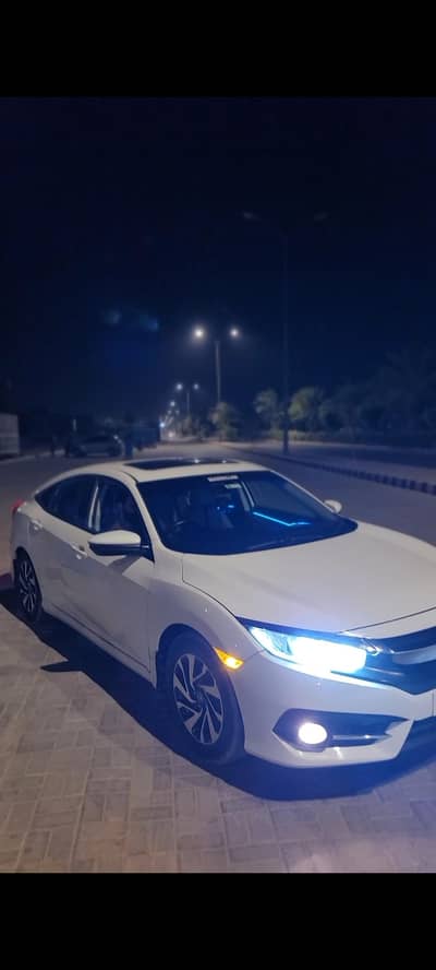 Honda Civic X. .