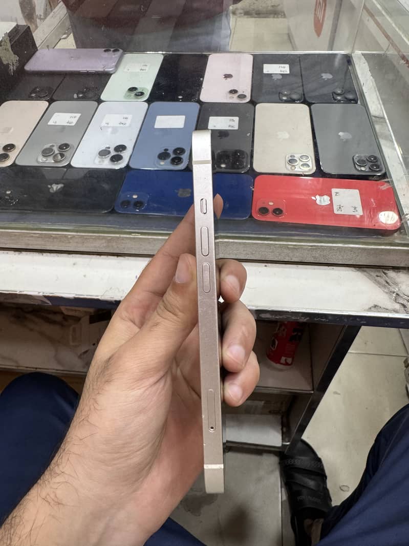 Apple iPhone 13 1