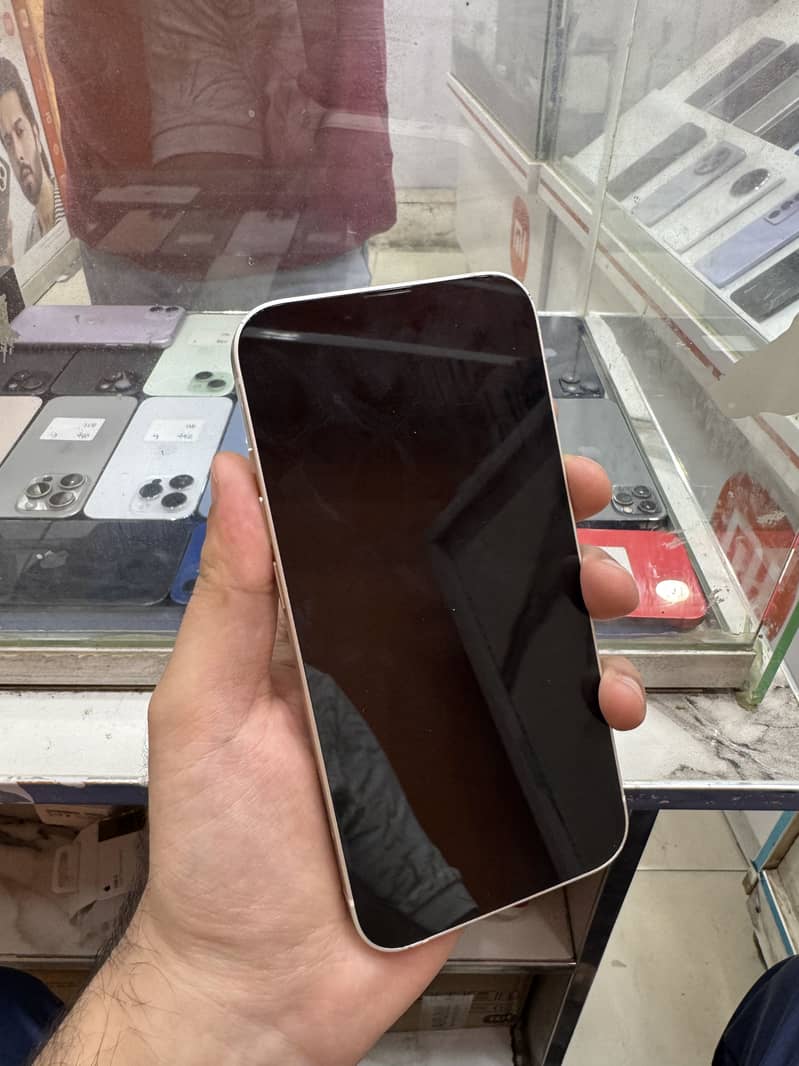Apple iPhone 13 2
