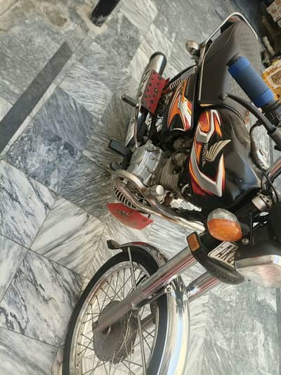 Honda 125 one hand use